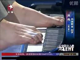 bf-armless-pianist-liu-wei